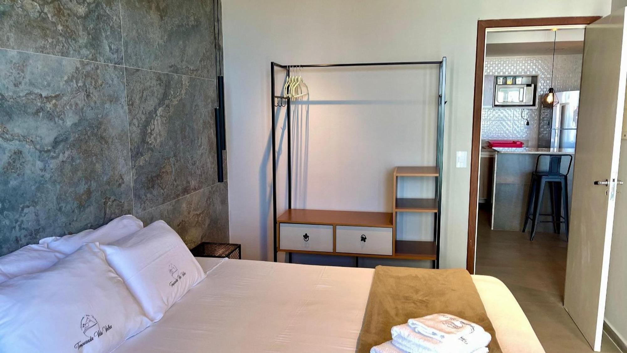 Apartment Ed. Crystal